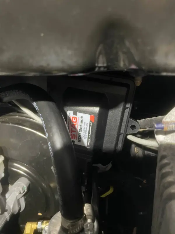 Блок управління ГБО Stag Go Fast на Dacia LODGY